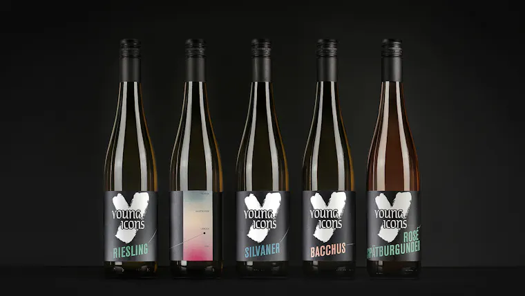 3 Flaschen der AO YOUNG ICONS